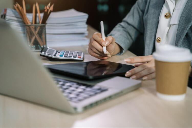 инвестировать денежные средства